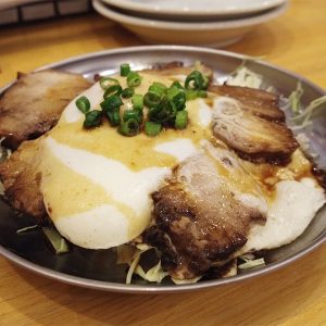 川崎「来来亭」で背脂たっぷり京都ラーメンと半チャーハンで休日の昼飯