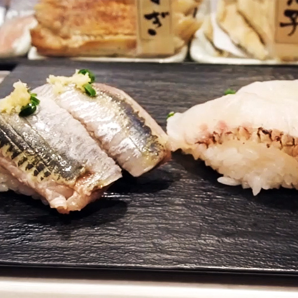 溝の口の駅直結「寿司魚がし日本一」でリーズナブルな立ち食い寿司をつまみに酒を飲む