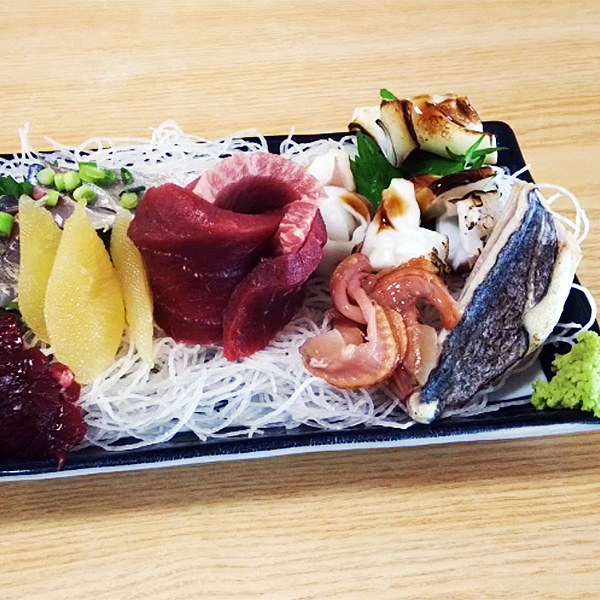 川崎北部市場「鮨あらい」朝から寿司を摘まんで酒を飲む、休日の贅沢な朝呑み